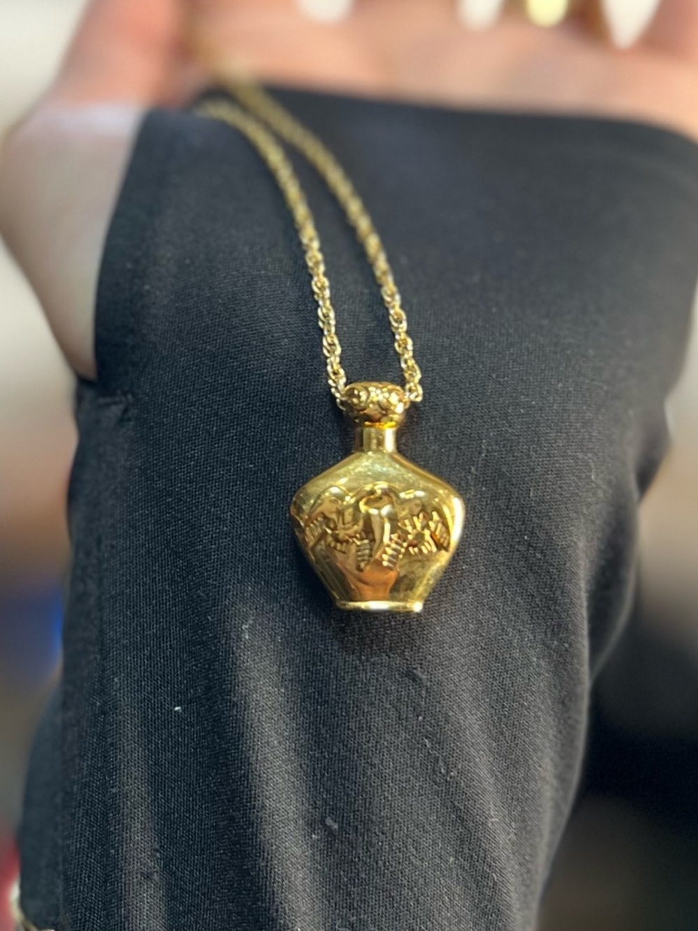 NINA RICCI GOLD PLATED NECKLACE